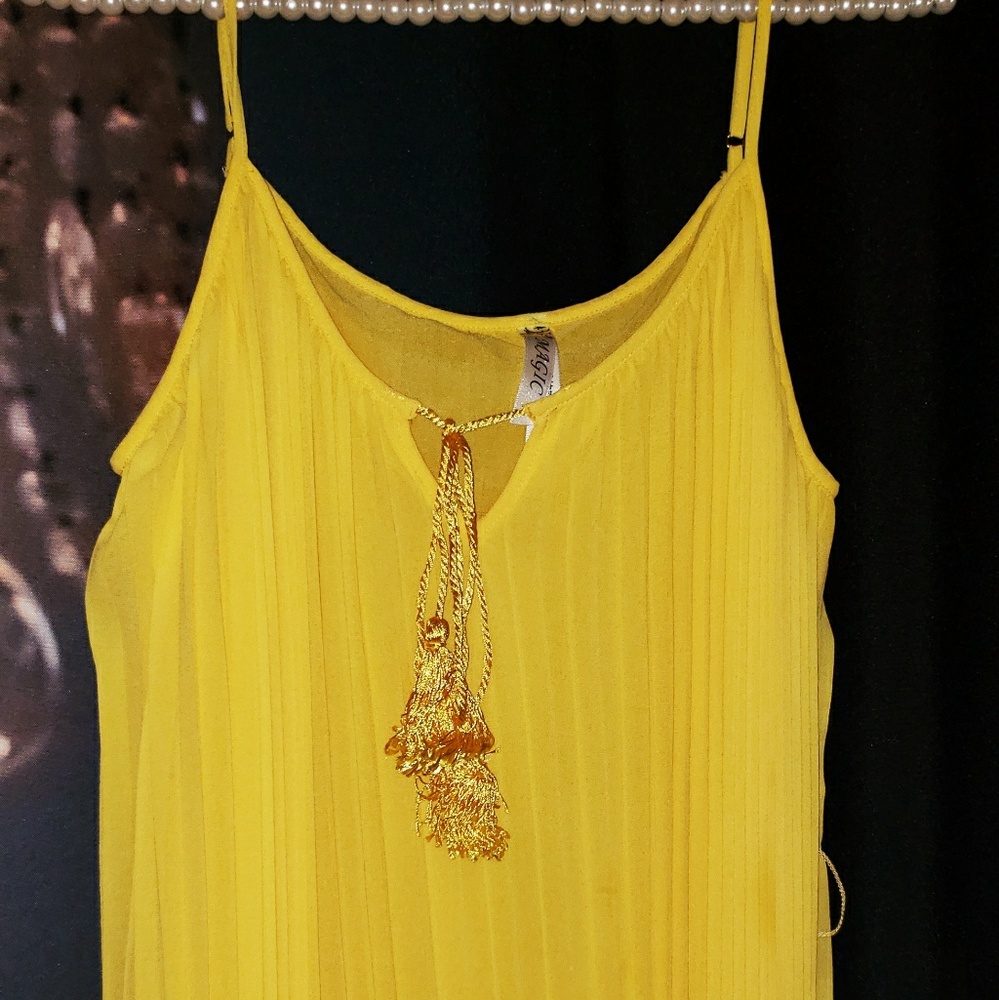 ~BeautifuL yeLLow PLeated Maxi DRess~